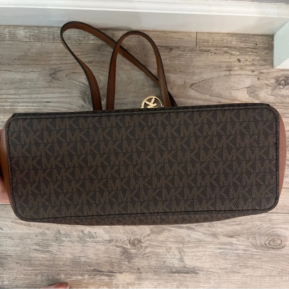 MICHAEL KORS CHARLOTTE LARGE TOP ZIP TOTE SHOULDER BAG MK BROWN - Picture 9 of 9